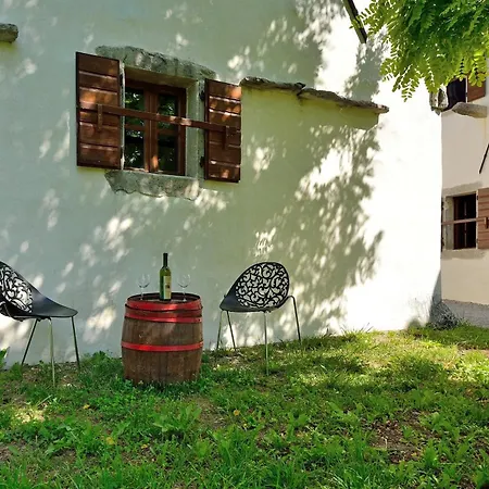 Stone House 8 *