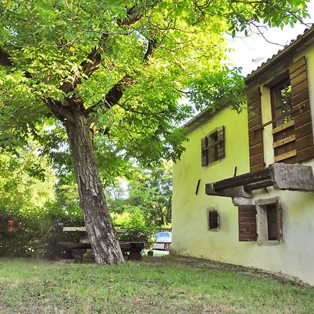 Stone House 8 Semesterbostad *